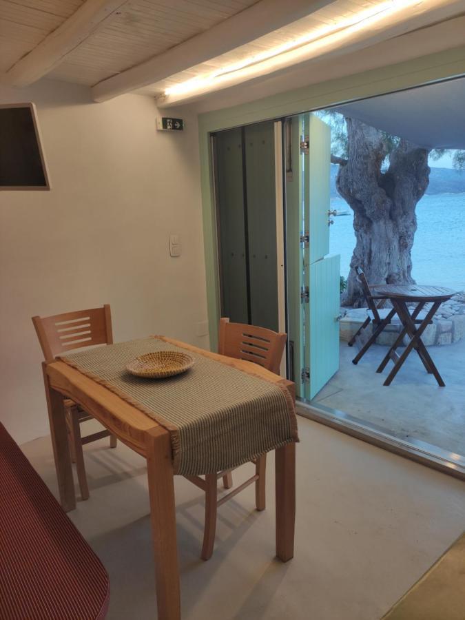 Apanemo Beach House Agios Nikolaos Кімолос Екстер'єр фото